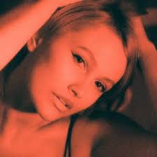 Olivia Wolff (@OfficialLivii)