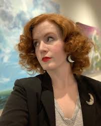 Visited the @gallery14verobeach First Friday for the first time in over a  year! Posing in front of some selections by Barbara Landry. Wearing  earrings by @willowlightdesigns and a brooch gifted from @silk_and_buckram .