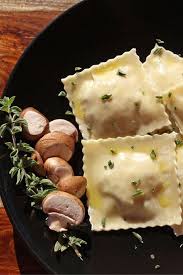 Mushroom And Sun Dried Tomato Ravioli Made With Wonton Wrappers Stuffed With Mushroom Sun Dried Tomato Cheese Filling A Homemade Ravioli Stuffed Mushrooms Food