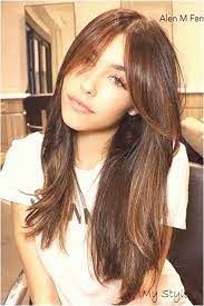 Madison Beer With Pony Bangs For Round Faces Medium Length Hair With Side Bangs Hairstyles Bangs For Round Face Long Hair Styles