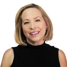 Kim Bond's Instagram, Twitter & Facebook