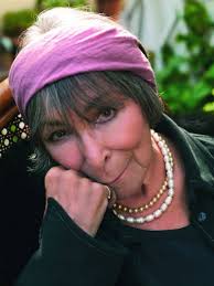 Zpěvačka, která je označována za první dámu československého šansonu… D325oqfmtf36vm