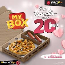 Pizza hut ukuran sedang atau regular berisi 6 potong, lebih banyak 2 potong dari ukuran personal dan lebih sedikit 2 potong dari ukuran pizza hut jumbo. Gak Punya Pasangan Saat Pizza Hut Delivery Indonesia Facebook