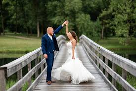 Enjoy wedding, reception and other wedding photos from recent weddings held at the beautiful heartland lodge. Weddings Archives Kate Spencer Photography