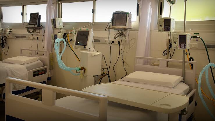 Motociclista de 15 años en CTI tras chocar una moto contra un montacargas en Durazno