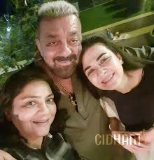 Sanju Baba With His Both Sisters.❤️