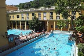 The Insider S Guide To Budapest S Alternative Baths Bad Ungarn