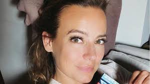 Anna maria mucha (26 nisan 1980 doğumlu) polonyalı bir film ve televizyon oyuncusu ve gazetecidir. Anna Mucha Mocno Rozjasnila Wlosy Do Twarzy Jej Z Taka Zmiana Obcas Pl