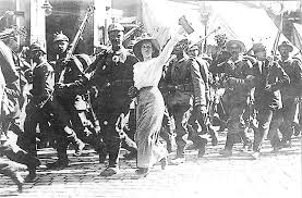 On september 4, 1914, the triple entente issued a declaration undertaking not to conclude a separate peace and only to demand terms of peace agreed between the three parties. 1 Avgusta 1914 Goda Nachalo Pomeshatelstva