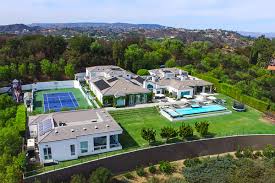 See Inside Gwen Stefani S Mind Boggling Mansion Pictures