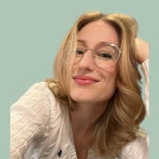 Elisabeth Hugot sur LinkedIn : Aujourd'hui je fête mes 8 ans chez microDON.  Et si c'était à refaire ? Je…