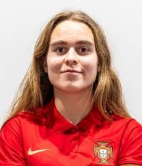 Sandra Gil's Instagram, Twitter & Facebook