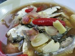 Kalau ikan singgang kelantan memang sangat simple bahan bahannya. Ikan Masak Singgang