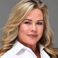 Amy Mello's Instagram, Twitter & Facebook