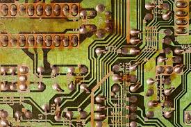 Don't rub the board with the cloth—just gently press the cloth over it to soak up the liquid. How To Clean A Circuit Board Of Corrosion A Complete Step By Step Guide Retrotechlab Com