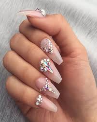 Utilizar uñas acrilicas para tener unas uñas acrilicas bellas, usted debera visitar a su manicurista (tecnico en uñas) regularmente y usted debera tener mas cuidado con sus manos a fin de proteger sus uñas acrilicas. Unas De Acrilico O Gel Decoradas 2021 De 50 Disenos