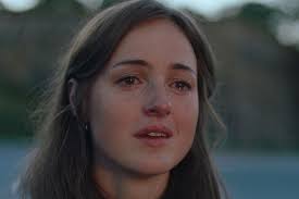 Кинолента перенесёт своего зрителя в 30-е годы прошлого века, в суровую  реальность Вьетнама того времени. На фоне колониальных реалий  разворачивается прекрасная история страсти двух абсолютно разных людей.  «Любовник» Год выпуска: 1991 Страна: