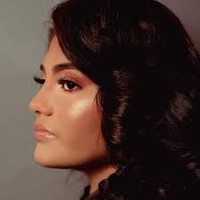 Refinamiento y asesoría por Paulette Sánchez