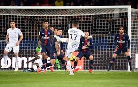 В составе парижан по голу забили килиан мбаппе, пабло сарабия. Ligue 1 Psg 2 2 Strasbourg Live
