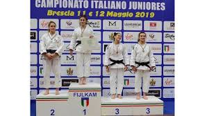 L'atleta nicolò cadoni (categoria 55 kg) del centro sportivo olbia judo, ha vinto la medaglia d'oro nella finale nazionale juniores, organizzata dalla fijlkam e disputatasi al centro olimpico di ostia lo scorso 17 ottobre. Silvia Pellitteri Si Conferma Campionessa Italiana Juniores Di Judo Sportasti