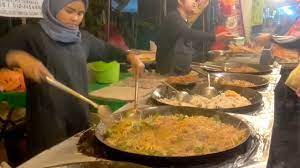 Kalau beli satu atau dua bungkus sih masih wajar dan murah. Malaysian Street Food Mee Goreng Youtube
