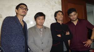 f a d f#m e bm b c# f# ➧ chords for kau anugerah terindah with capo transposer, play along with guitar, piano, ukulele music_notechords for kau anugerah terindah. Chord Anugerah Terindah Yang Pernah Kumiliki Sheila On 7 Kunci Gitar Paling Mudah Dimainkan Tribunnews Com Mobile