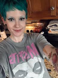 Did she shave off her eyebrows?