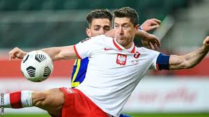 The winner of last year's best fifa men's player has scored 47 goals in 42 games this season in all competitions for. Robert Lewandowski Bayern Munich Striker Out For A Month With Knee Injury Bbc Sport