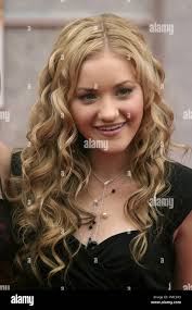 13 amanda hi-res stock photography and images