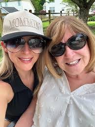 Kristi Farrell's Instagram, Twitter & Facebook