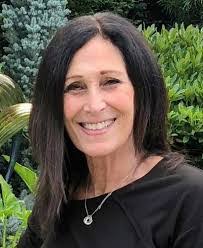 Karen Durfee's Instagram, Twitter & Facebook