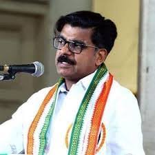 രാവിലെ കുടുംബത്തോടൊപ്പം എത്തി ആയംകര ബൂത്തിൽ വോട്ട് രേഖപ്പെടുത്തി. കോളേജ്  കാലഘട്ടത്തിനു ശേഷം ആദ്യമായി സ്വന്തം പേരിനു നേരെ വോട്ട് ചെയ്തു ...