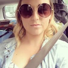 Renee Purcell (@handgrenee)