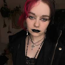 Hyper realism artists in Iowa?? Botanics, Specifically