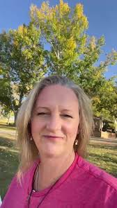 Painting Flowers and Setting Up for Success with Karin Edwards