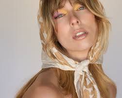 wish you were here ✌🏼🤍 • recent shoot with @kevindealphoto MUA  @jordanbusarello @w4rpandwoof wearing @quayaustralia • • #atxmodel  #austinmodel #texasmodel #campaignshoot #retro #coachella #retroshoot  #50sstyle