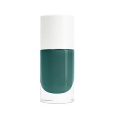A luxurious darkmerald green nail polish with duochrome effect the colour shifts from emerald green to black. Emerald Green Plant Based Nail Polish Miky Nailmatic
