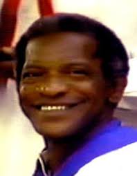 Acabamos de conocer la triste noticia del fallecimiento de una de las  primeras personas que llegó a esta compañía, uno de sus fundadores el  bailarín y percusionista Gerardo Pelladito Hernández. Nuestras condolencias