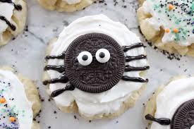Combine filling ingredients and mix well. Cute And Easy Spider Halloween Cookies By Pretty Providence