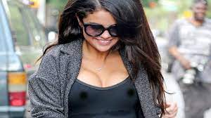 Selena Gomez Gets Breast Implants - YouTube