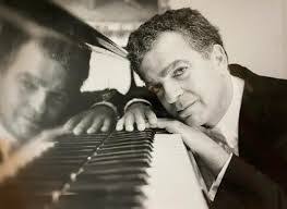 Antonio Arthur's Instagram, Twitter & Facebook