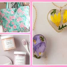 By kia goosby and justine carreon. 5 Useful Gift Ideas That Ll Be Worth Giving To Your Mom