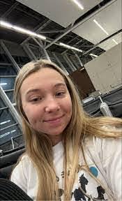 Alison Michalek's Instagram, Twitter & Facebook