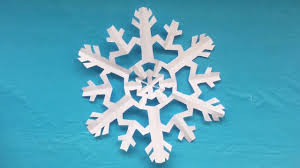 Sneeuwvlok f (plural sneeuwvlokken, diminutive sneeuwvlokje n). Sneeuwvlok Knippen Makkelijk Sneeuwvlok Maken Met Papier Craft Ideas Youtube