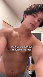 Stretch Mark Shoulders