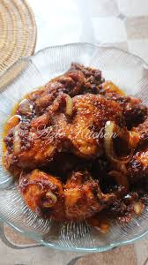 Resepi ayam masak merah yang ini diambil dari blog ana suzana yang dipelajari dari ayahnya yang merupakan seorang tukang masak bagi serius, sangat sedap ayam masak merah ini dan pastinya ia akan menjadi a keeper recipe untuk masakan ayam masak merah saya di masa masa hadapan. Ayam Masak Kicap Yang Mudah Azie Kitchen