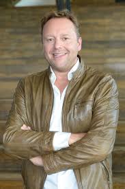 Richard groenendijk is een nederlands cabaretier, presentator en tekstschrijver. Het Weekendinzicht Van Cabaretier Richard Groenendijk 45 Leer Neer Te Kijken Op Het Neerkijken Van Anderen De Volkskrant
