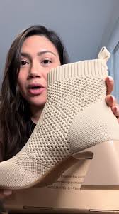 Vivaia Leah Pro Almond Vs Addison Almknd