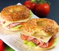 Jenis roti ini bagus untuk meningkatkan kesehatan usus karena mengandung banyak serat, sehingga butuh waktu lebih lama bagi tubuh untuk mencernanya. Selain Roti Tawar Ini 5 Jenis Roti Yang Bisa Digunakan Untuk Sandwich Pergikuliner Com
