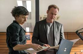 Meret becker was born in bremen, the daughter of the actors monika hansen and rolf becker but she was raised in berlin by her mother with her stepfather otto sander along with her brother ben becker. Tatort Aus Berlin Meret Becker Steigt Als Kommissarin Aus Kultur Stuttgarter Nachrichten